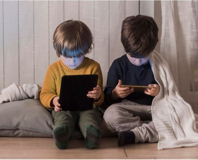 Niños jugando en Mini juegos La Noción, plataforma de juegos gratis y segura